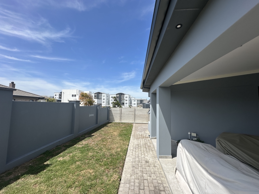 2 Bedroom Property for Sale in Reebok Western Cape